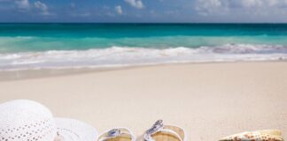 Jakie klapki męskie na plażę?